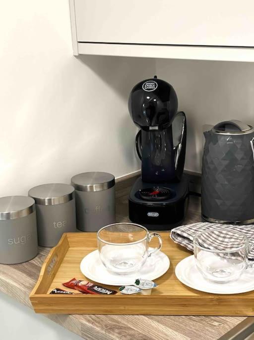 Modern Flat Near Train Station With Free Parking Lejlighed CBG Eksteriør billede